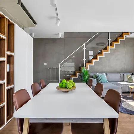 Apartment Prestige - 86m2, Two-level Loft, Parking - By Rentujemy *