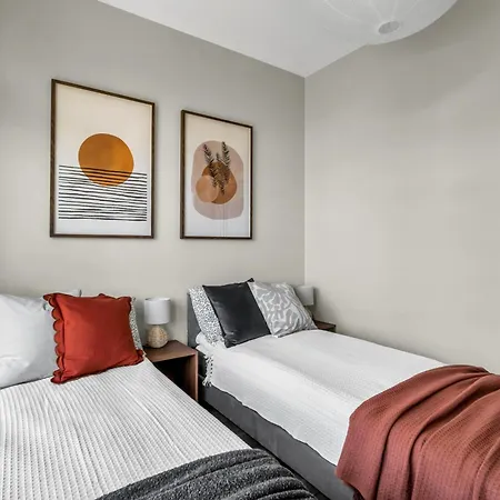 شقة Prestige - 86m2, Two-level Loft, Parking - By Rentujemy وارسو